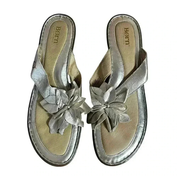 Born Gold Leather Floral Wedge Thong Sandal Women's Size 10 US 42 EU Very Nice - Picture 4 of 12
